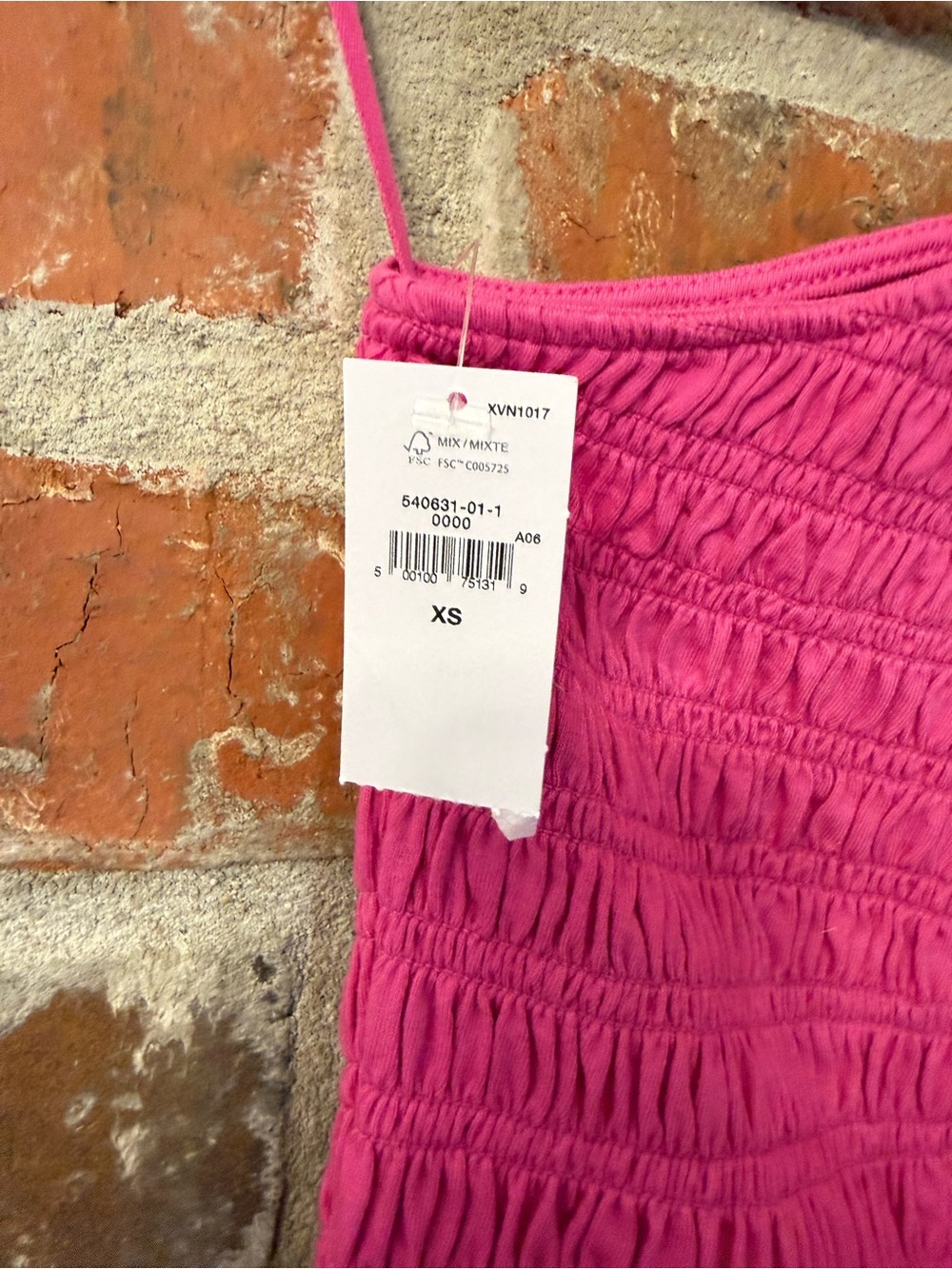 T64 - GAP Fuchsia One-Shoulder Ruched Top - Picture 4 of 5